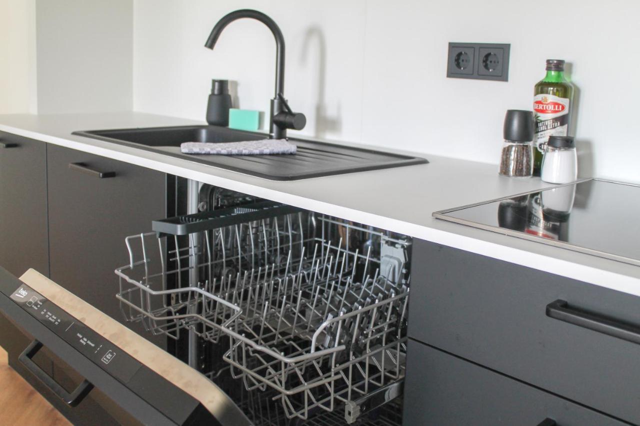 Modern Apartment - Fuer Freunde & Familien, Stadtnah, Parkplatz, E-Ladestation, Gitterbox Fuer Fahrraeder, Fitnessstudio, Digitale Gaestemappe Mit Restaurant- Und Unternehmenstipps Coblence Extérieur photo